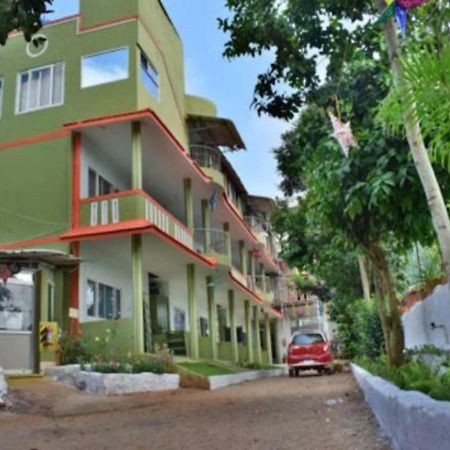 Hotel Kozee Kaves à Yelagiri Extérieur photo