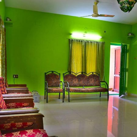Hotel Kozee Kaves à Yelagiri Extérieur photo