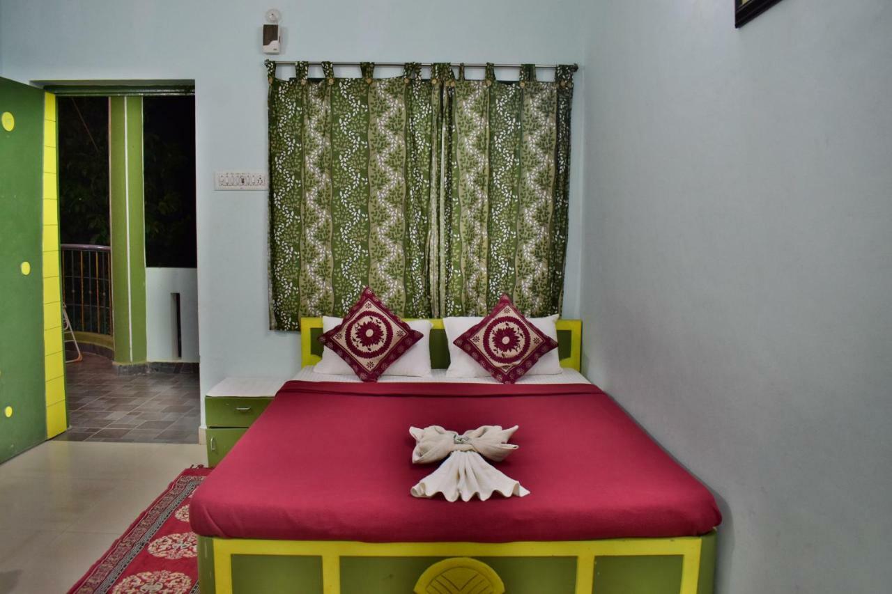 Hotel Kozee Kaves à Yelagiri Extérieur photo