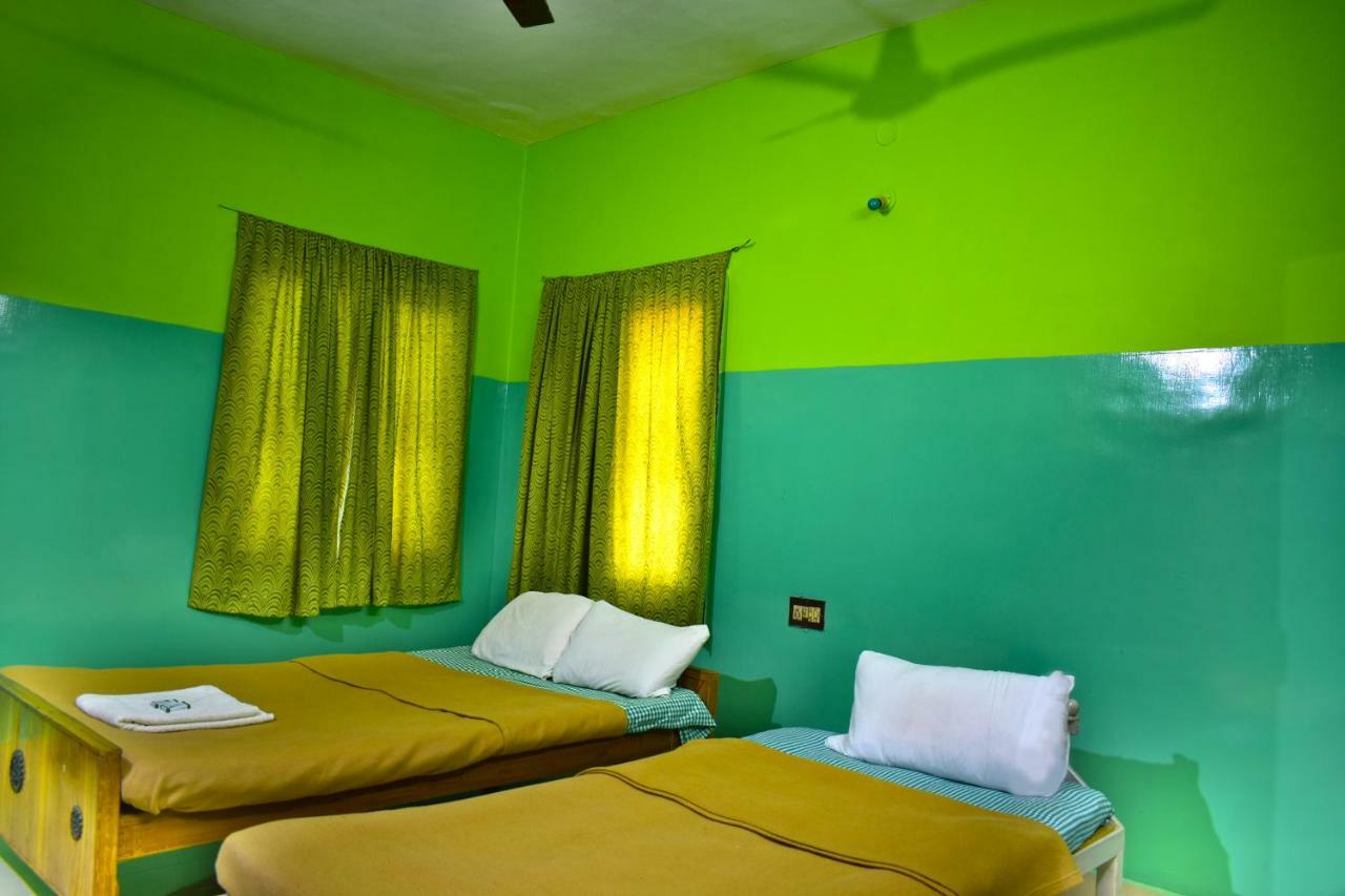 Hotel Kozee Kaves à Yelagiri Extérieur photo