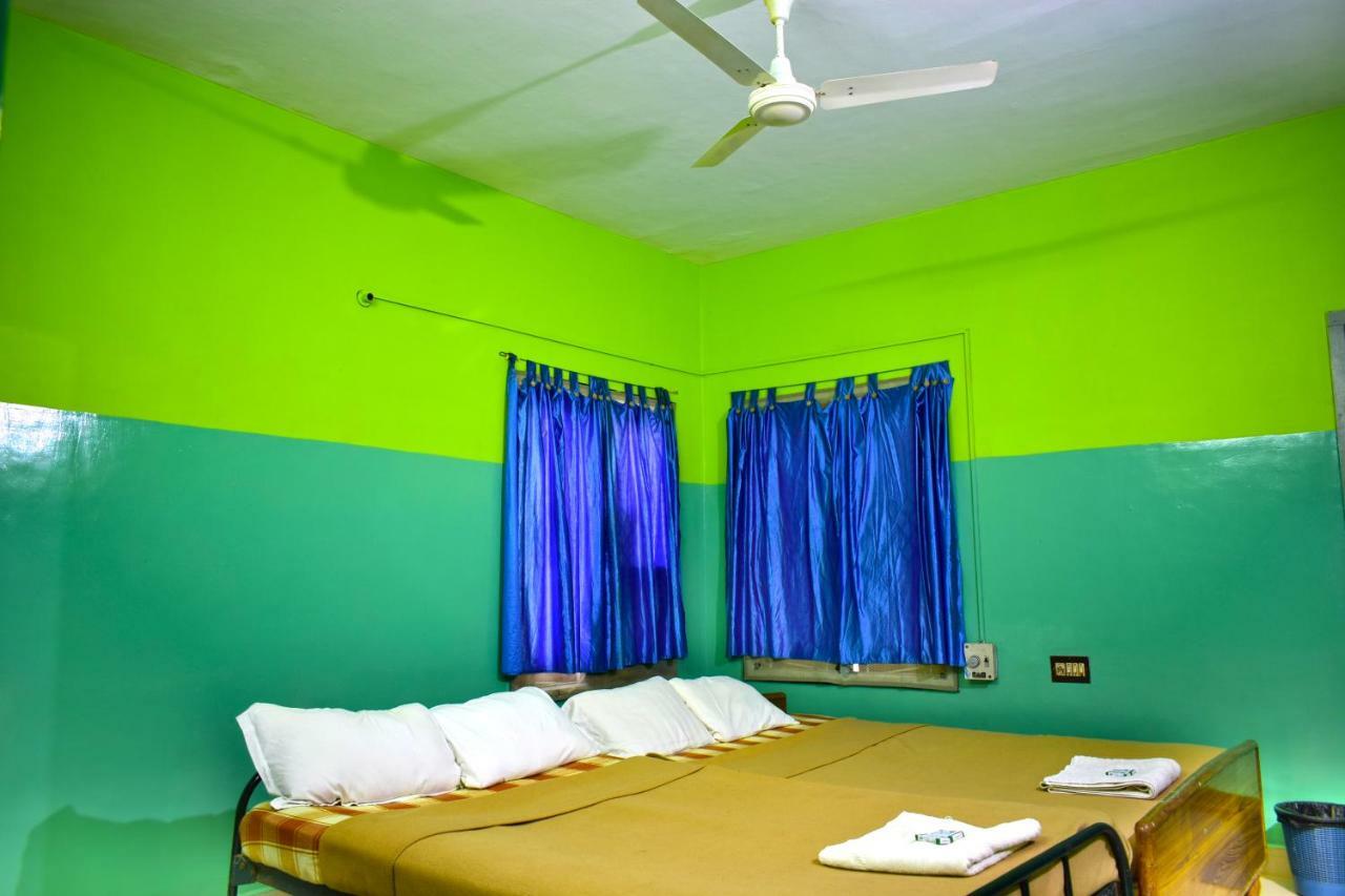 Hotel Kozee Kaves à Yelagiri Extérieur photo